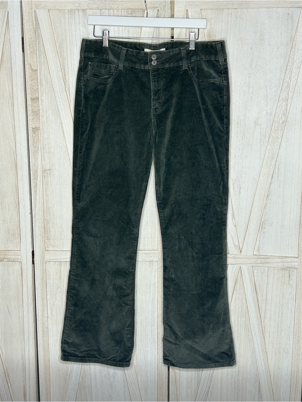 Levi's Women’s 526 Slender Boot Cut Dark Green Corduroy Dark Academia Pants Sz16 - Picture 3 of 10